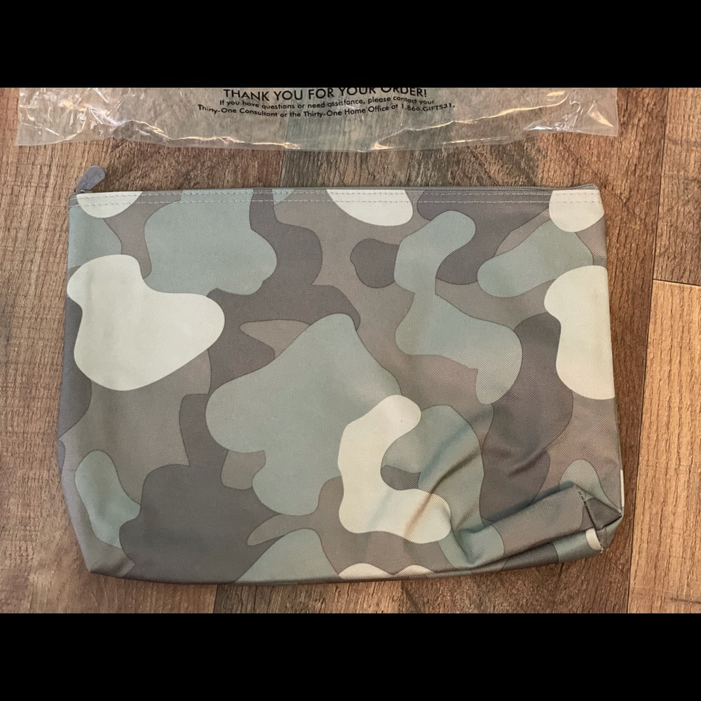 Thirty-One Zipper Pouch